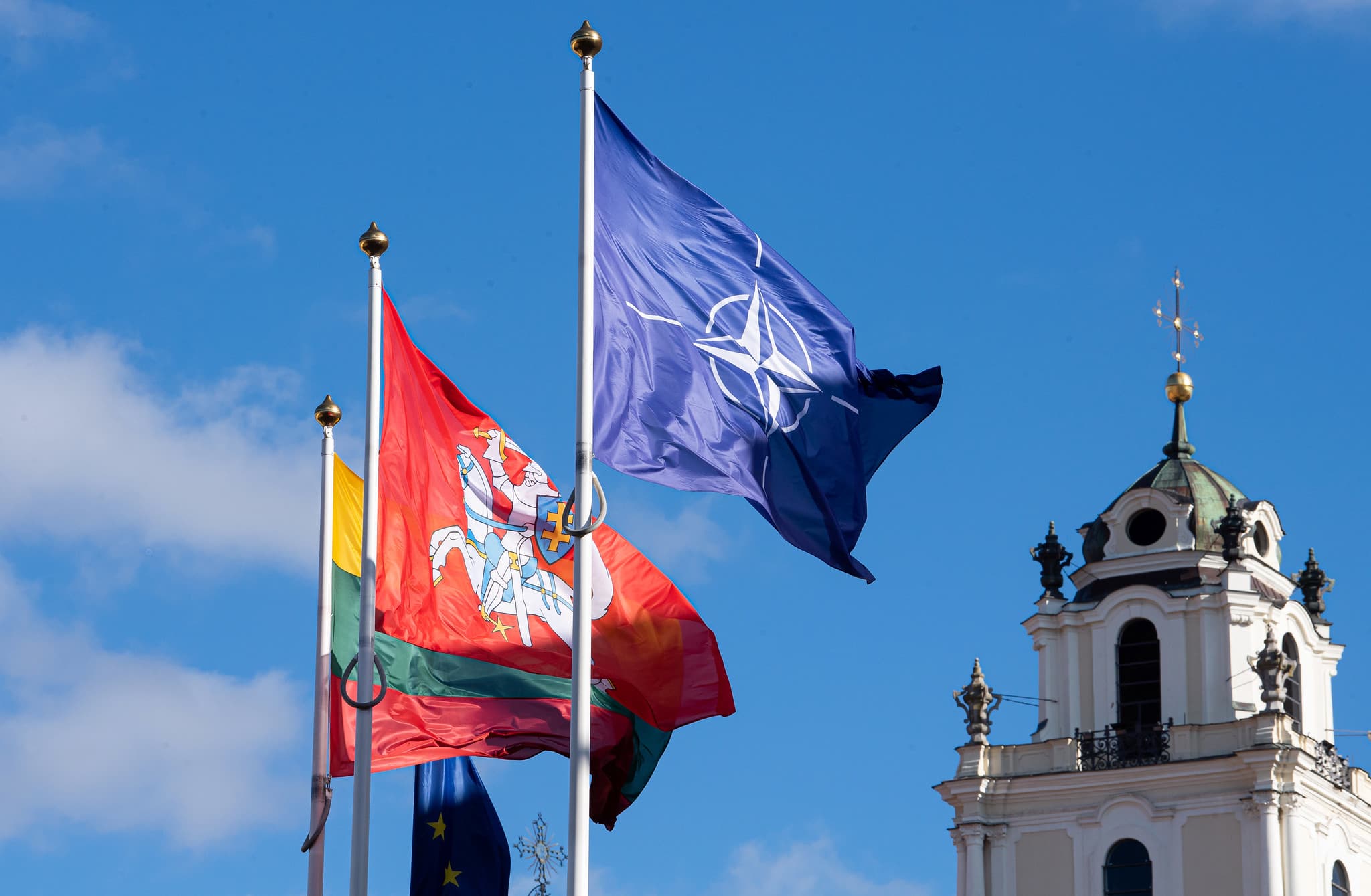 Minister of National Defence D. Šakalienė discussed strengthening the eastern EU border with the European Commissioner and region’s Ministers of Defence   | LR Krašto apsaugos ministerija