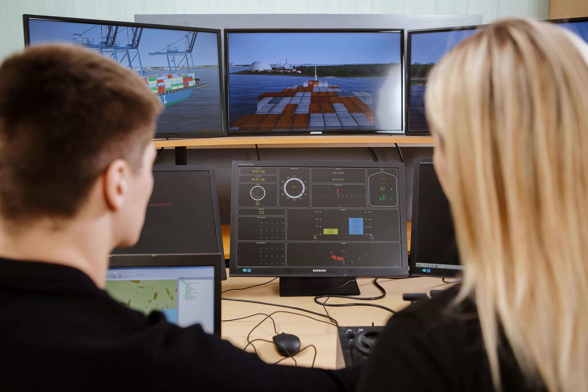 Research on ship maneuvering parameters and preparation of information on ship maneuvering elements