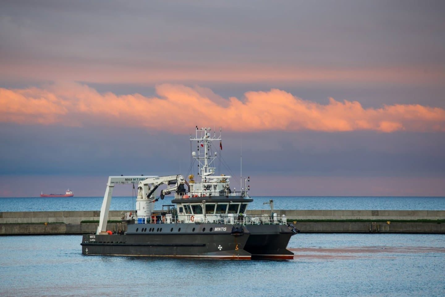 Scientific research vessel "MINTIS"